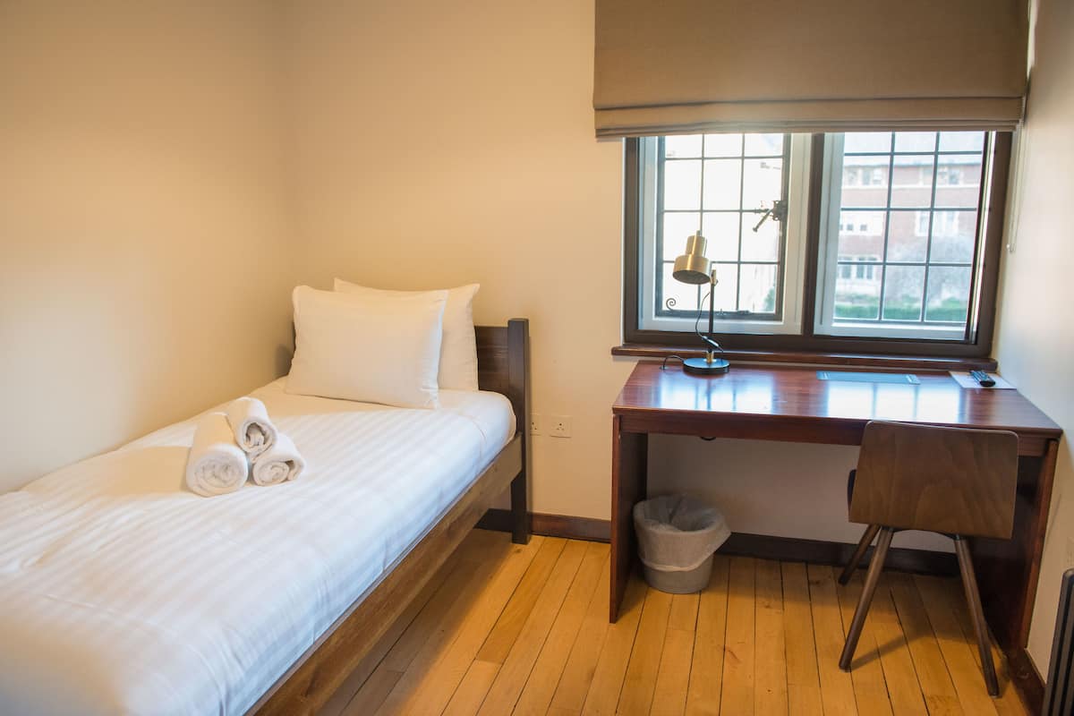 Single Room, Shared Bathroom | 1 bedroom, premium bedding, desk, iron/ironing board