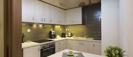 Apartment | Private kitchen | Full-sized fridge, microwave, oven, stovetop