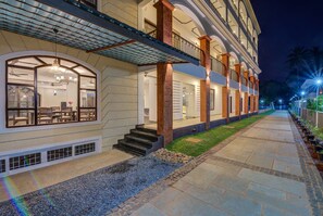 Exterior - 10 Bedroom Private Pool Villa in Calangute with Jacuzzi, Kids Pool, Mini Golf (Calangute)