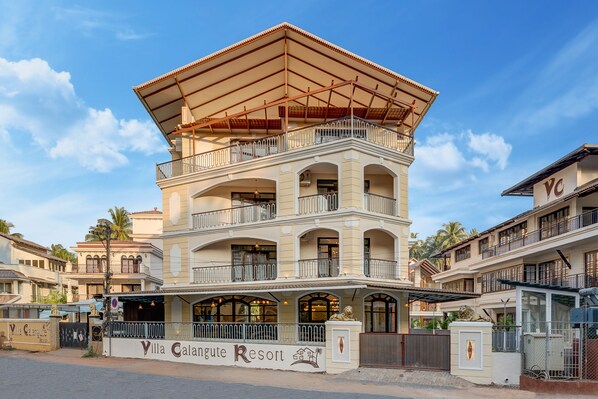 Exterior - 10 Bedroom Private Pool Villa in Calangute with Jacuzzi, Kids Pool, Mini Golf (Calangute)