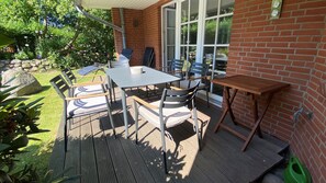 تناول الطعام بالخارج