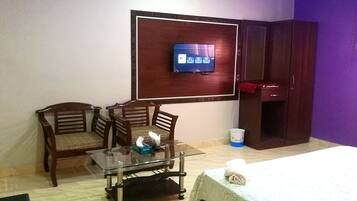 Family Room, Multiple Beds, Non Smoking | Soundproofing, free WiFi