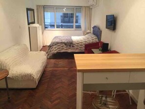 City-Studio | Wohnbereich | Smart-TV