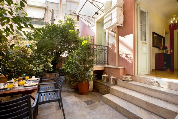 Terrace/patio - Acropolis Neoclassical Mansion (Athens)