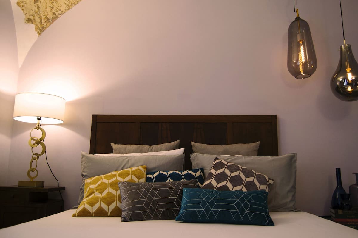 Deluxe-Suite, Balkon (Valeria) | Minibar, Zimmersafe, individuell dekoriert, Verdunkelungsvorhänge