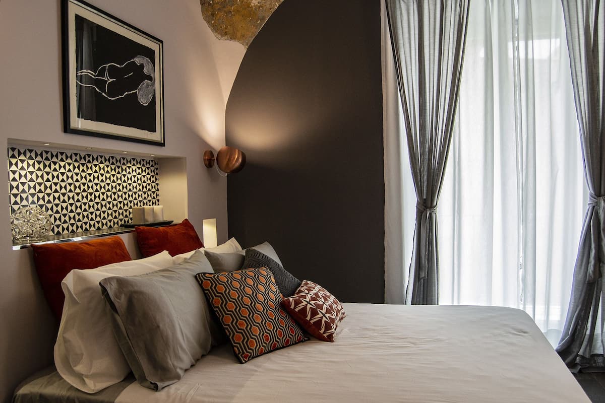 Design-Suite, Balkon (Sara) | Minibar, Zimmersafe, individuell dekoriert, Verdunkelungsvorhänge