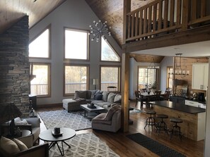 Smart TV, fireplace