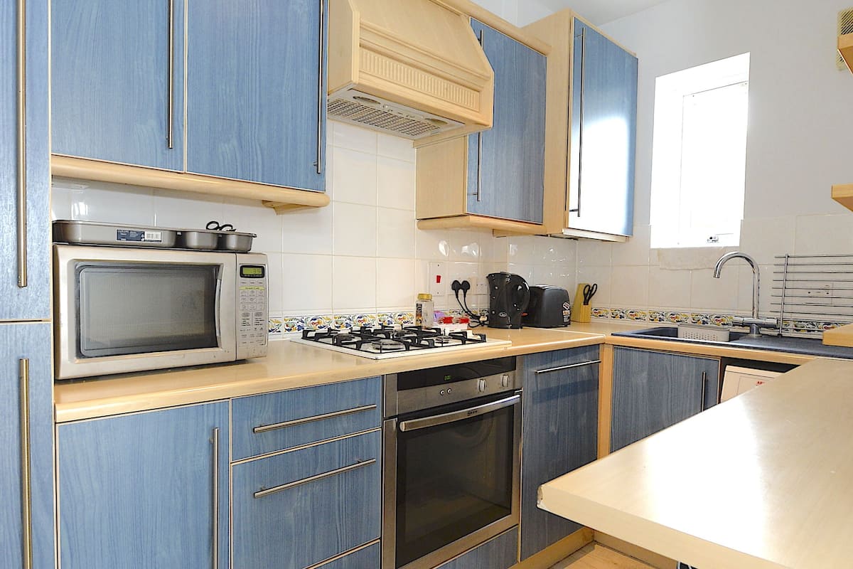 Deluxe Apartment, River View | Private kitchen