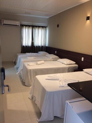 Minibar, blackout drapes, free WiFi, bed sheets - Mirage Hotel (Porto Seguro)