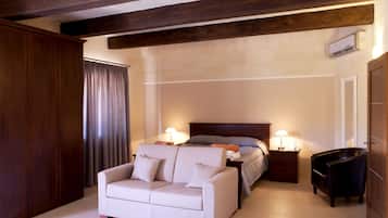 House, 3 Bedrooms | 3 bedrooms, memory-foam beds, in-room safe, iron/ironing board