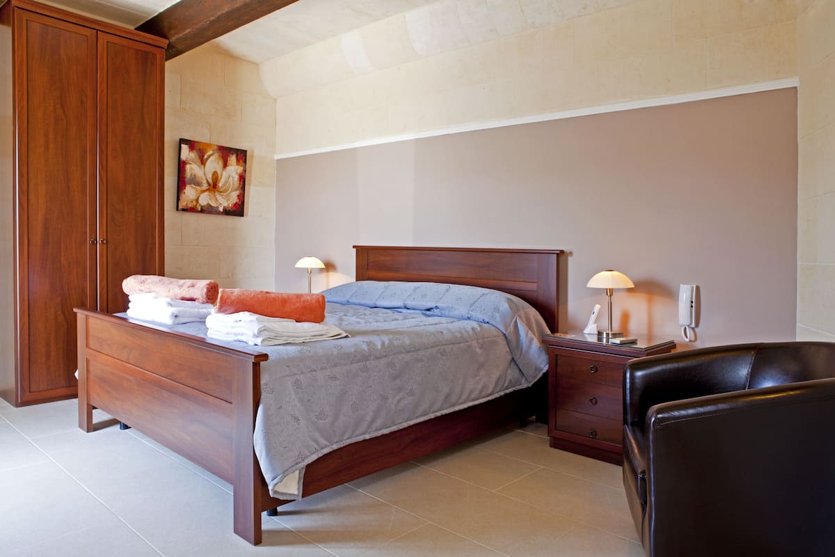 3 bedrooms, memory-foam beds, in-room safe, iron/ironing board