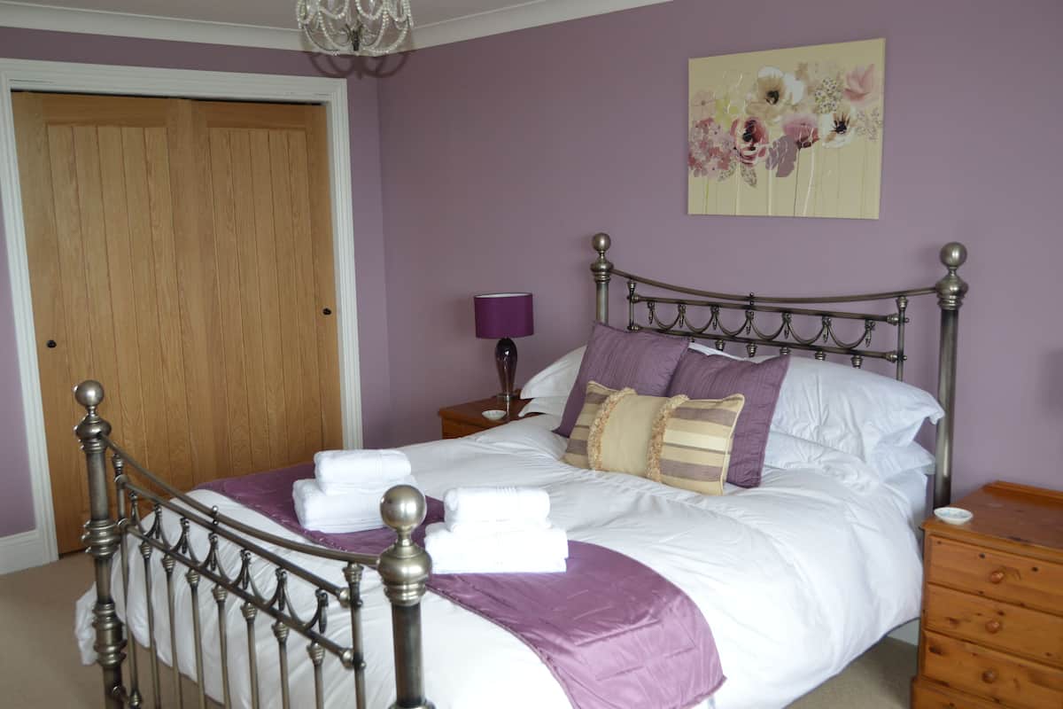 Deluxe tweepersoonskamer | Lakens van Egyptisch katoen, luxe beddengoed, Tempur Pedic-bedden