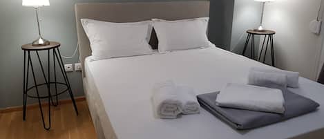 Apartment, 2 Bedrooms | 2 bedrooms, Egyptian cotton sheets, premium bedding, desk