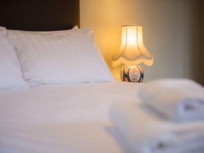 Double Room, Ensuite - The Burley Inn (Ringwood)