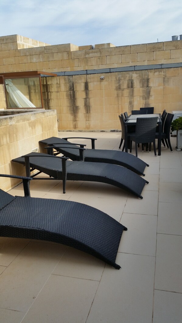 Sundeck - Inzolia (Xaghra)