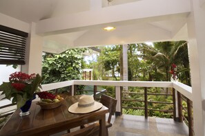 Casa, 2 habitaciones (El gallinero) | Balcón