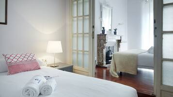 2 chambres, fer et planche à repasser, Wi-Fi gratuit, draps fournis