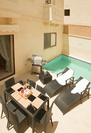Seasonal outdoor pool