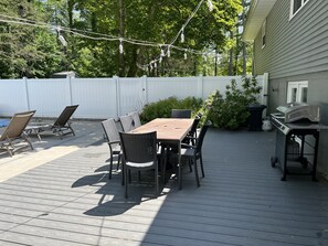 Outdoor dining - Sawyer Home close to the Warren Dunes with a screened in porch, and heated pool! (Sawyer)