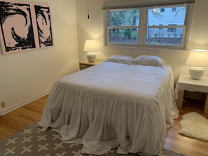 3 bedrooms, iron/ironing board, travel crib, free WiFi - Sawyer Home close to the Warren Dunes with a screened in porch, and heated pool! (Sawyer)