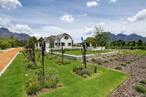 Property grounds - Villa Simondium (Franschhoek)