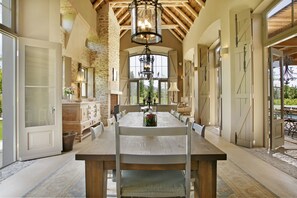 Villa, 4 Bedrooms | In-room dining - Villa Simondium (Franschhoek)