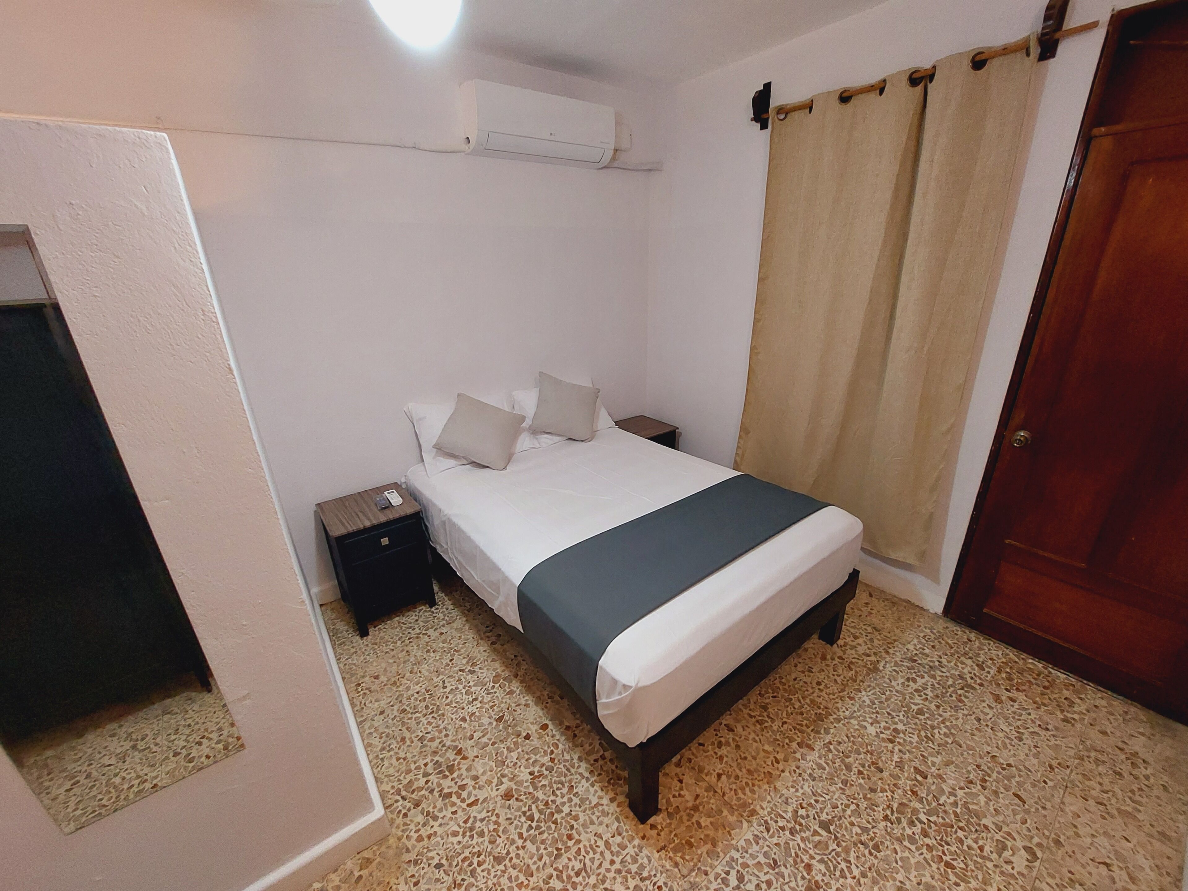 Comfort-Doppelzimmer, 1 Doppelbett, Nichtraucher | Bügeleisen/Bügelbrett, kostenloses WLAN, Bettwäsche