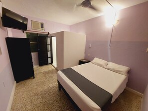 Iron/ironing board, free WiFi, bed sheets