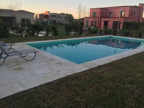 Kolam renang outdoor