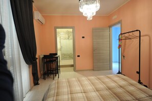 Rideaux occultants, Wi-Fi gratuit, draps fournis