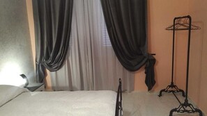 Deluxe Room | Blackout curtains, free WiFi, bed sheets - B&B Tartaglione (Caserta)