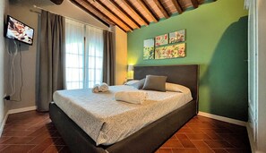 Executive Apartment, 2 Bedrooms, Patio, Hill View