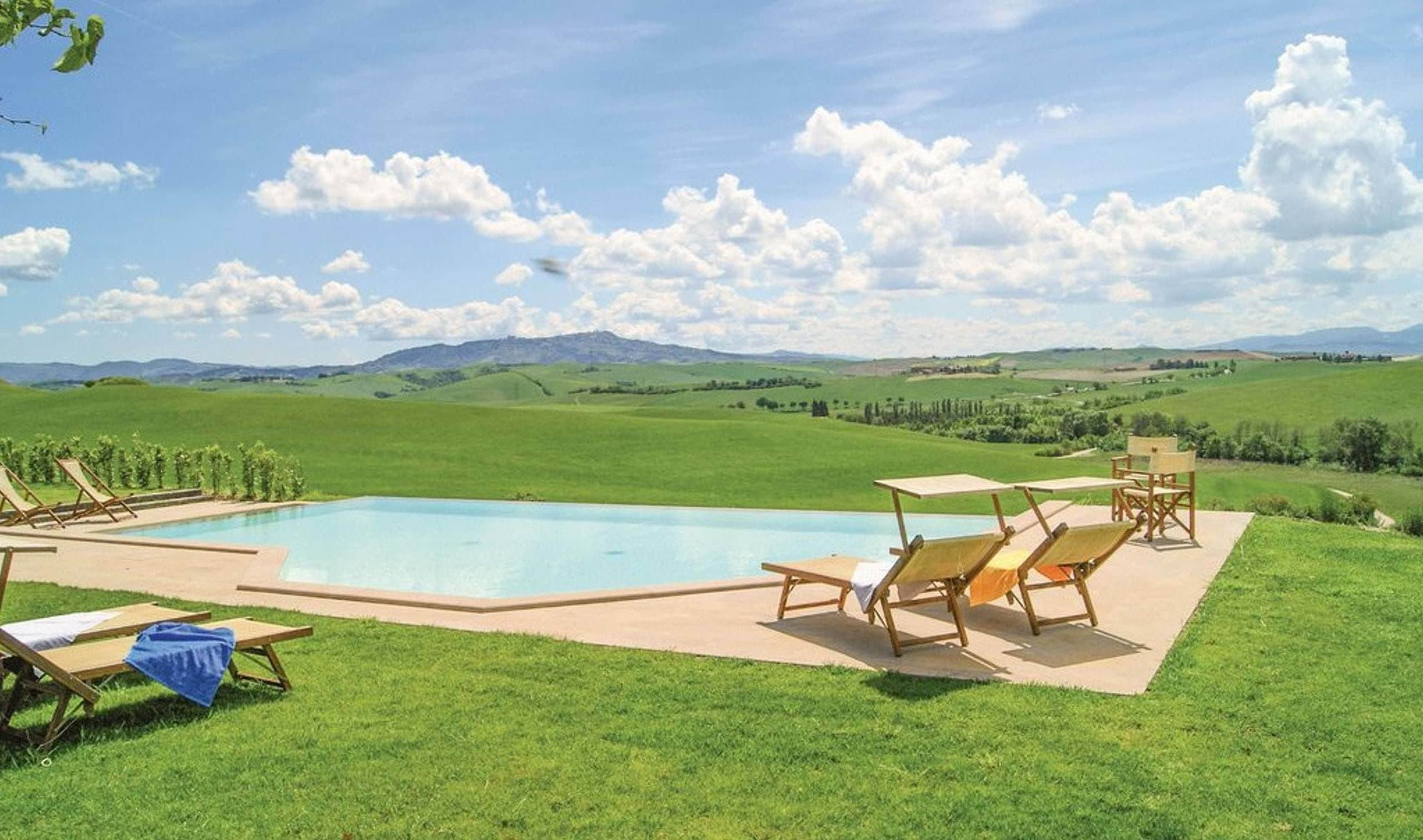 Piscine extérieure (ouverte en saison)