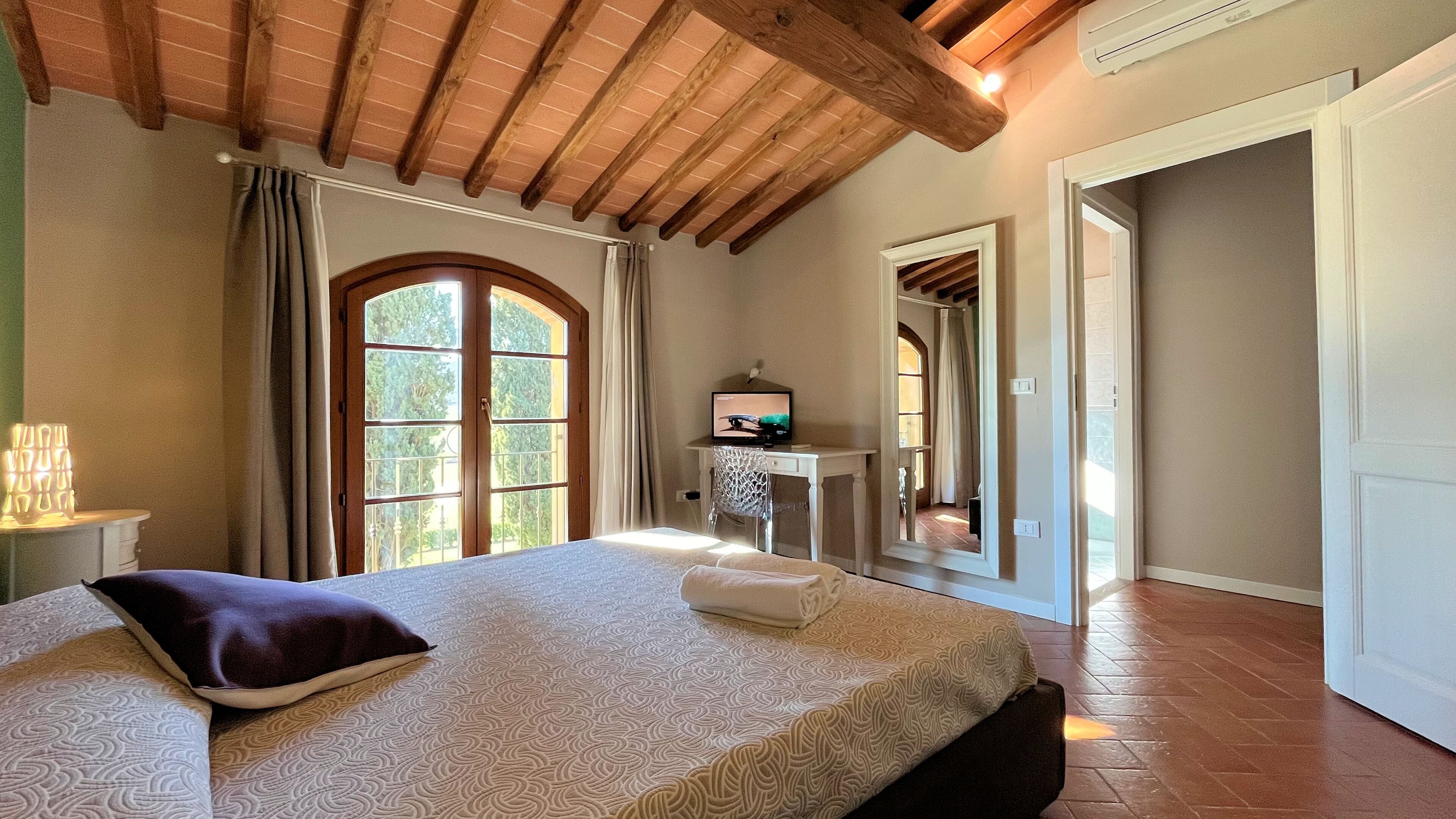 Grand Apartment, 2 Bedrooms, Patio, Hill View | Soundproofing, iron/ironing board, free WiFi