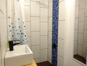 Apartment, 2 Schlafzimmer | Badezimmer | Duschwanne, Haartrockner, Handtücher