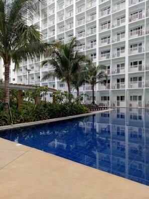 Outdoor pool - Haven at Shore Residences (MOA Complex) (Pasay)
