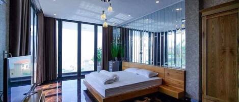 8 bedrooms, internet