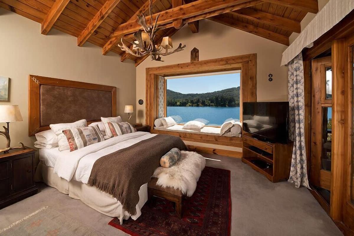 Grand huis, 4 slaapkamers, uitzicht op meer | Luxe beddengoed, individueel gedecoreerd, individueel gemeubileerd