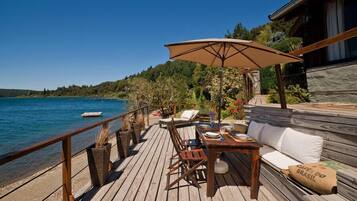 Deluxe Cottage, Lake View (Arrayanes) | Teres/patio