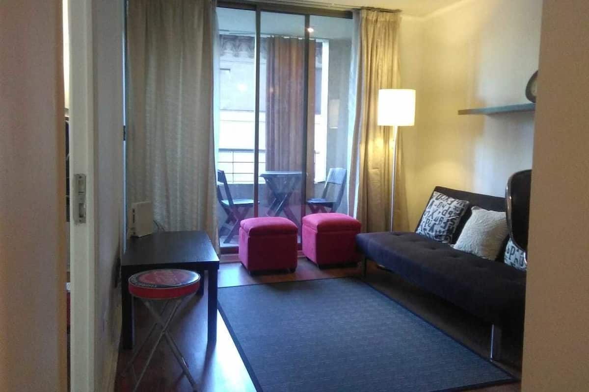 Economy-Apartment, 1 Queen-Bett und Schlafsofa, Nichtraucher | Wohnbereich | Flachbildfernseher