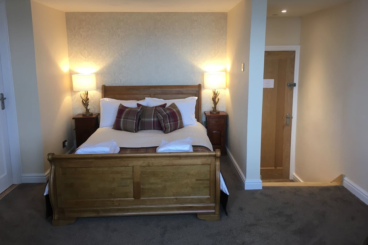 Deluxe tweepersoonskamer, en-suite badkamer, uitzicht op zee | 1 slaapkamer