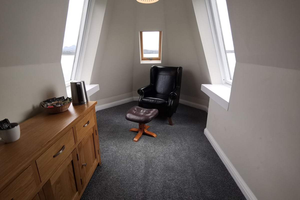 Deluxe suite, privébadkamer, uitzicht op zee | 1 slaapkamer