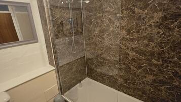 Panoramic-Apartment, eigenes Bad, Meerblick (No Kitchen) | Badezimmer