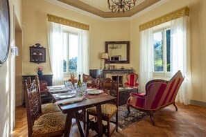 تناول الطعام