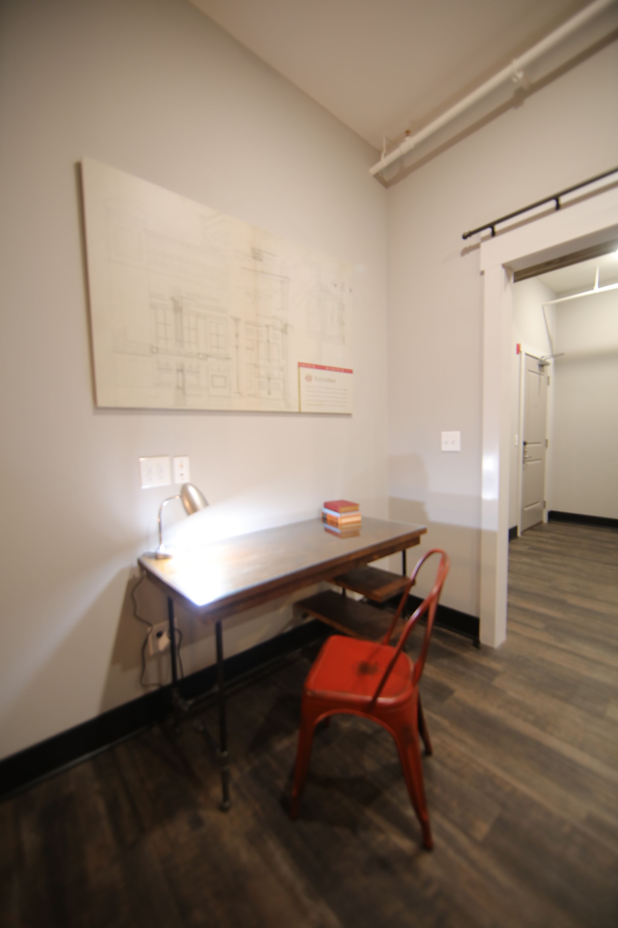 signature studio suite, 1 king bed, non smoking, city view | in-room business centre