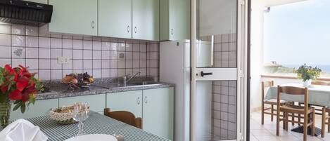 Réfrigérateur, plaque de cuisson