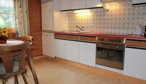 Refrigerador, horno, lavavajillas y periquera