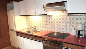 Refrigerador, horno, lavavajillas y periquera