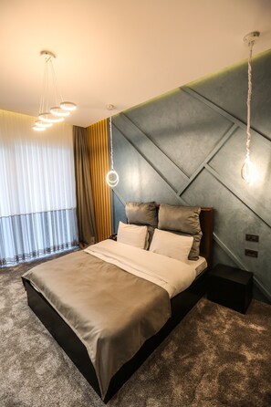 Deluxe Double Room, 1 King Bed, Balcony | Desk, cribs/infant beds, rollaway beds, free WiFi - SHANI Hotel & Villas (Baku)