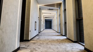 Skrivebord, barnesenger og ekstrasenger (mot et tillegg)